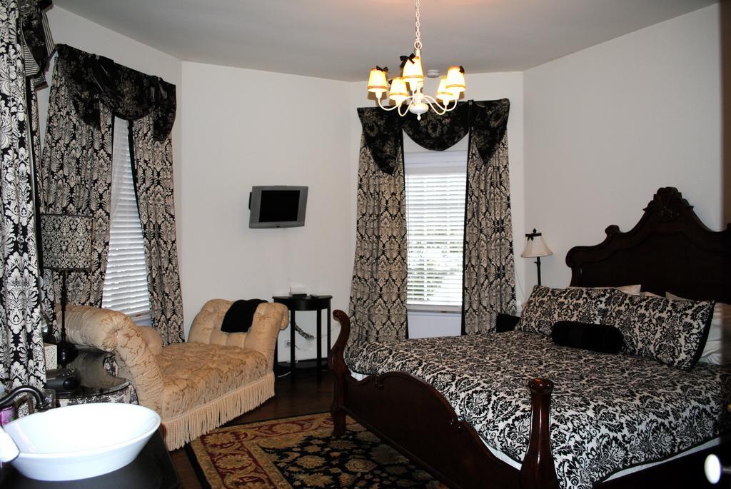 Inn On Poplar Hill Orange Bagian luar foto