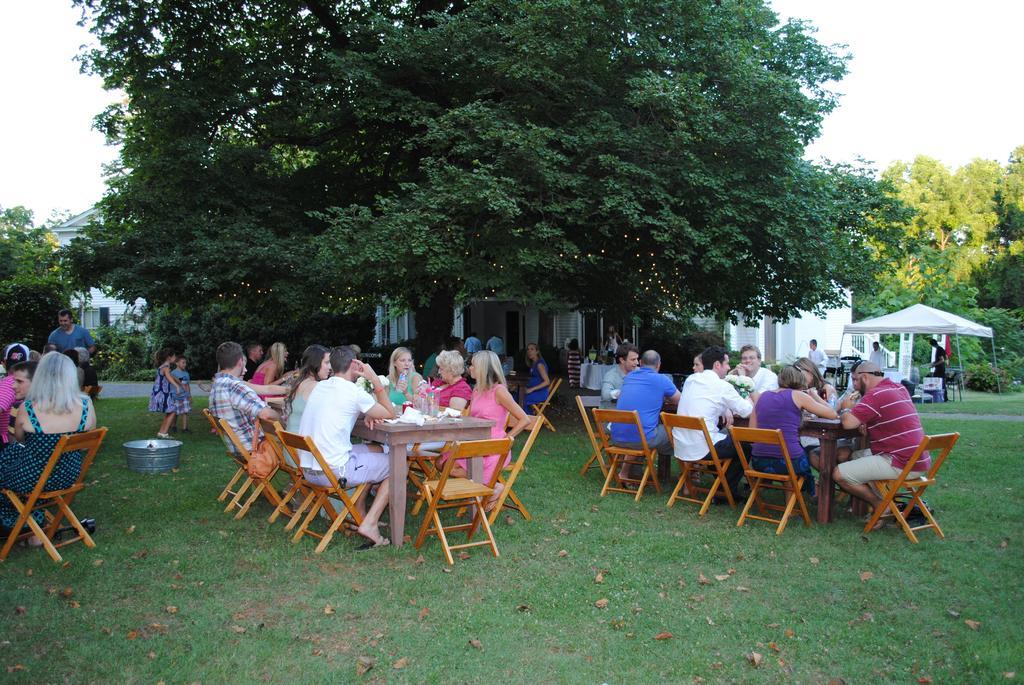 Inn On Poplar Hill Orange Bagian luar foto